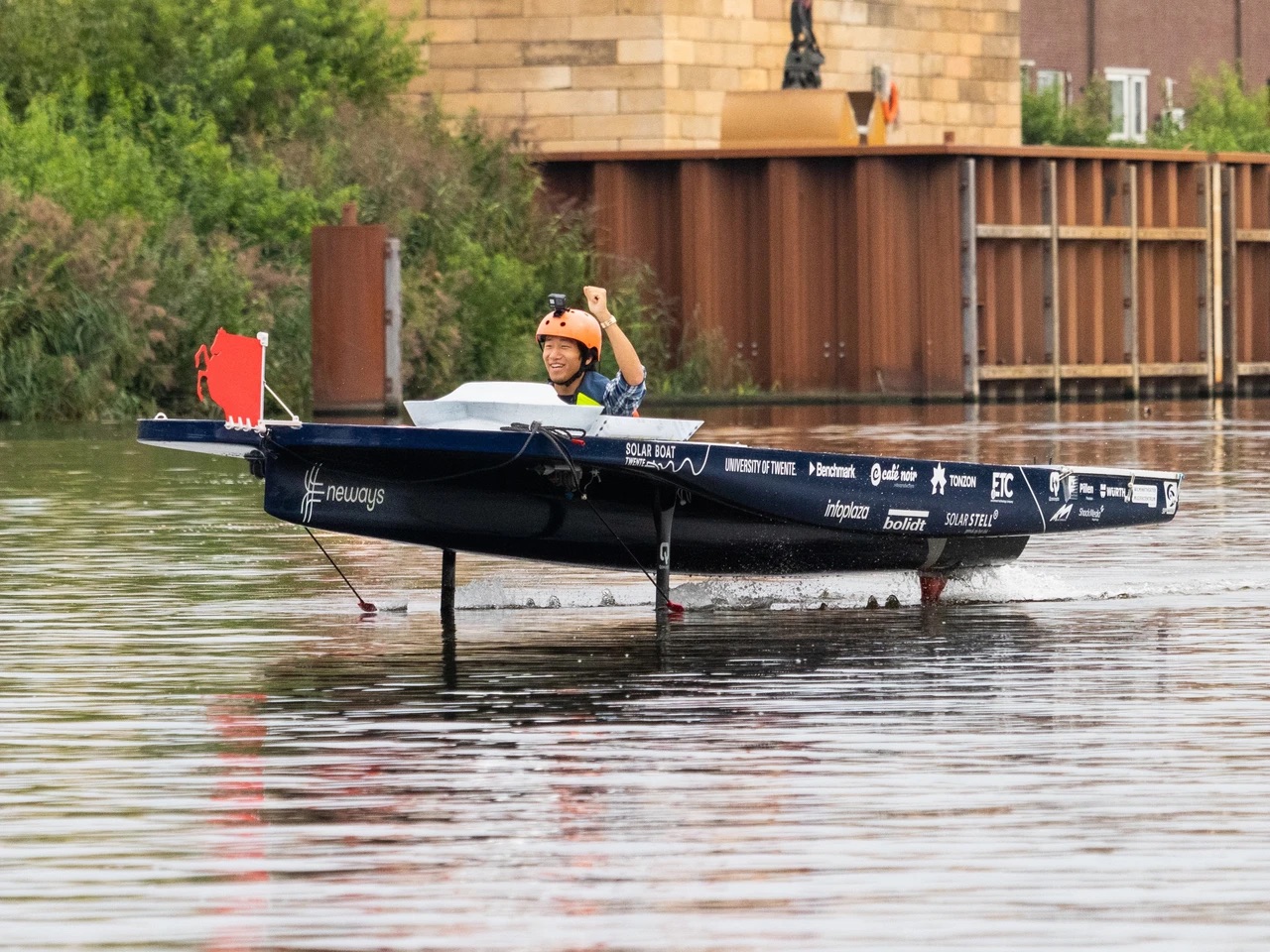 TWENTE SOLAR BOAT